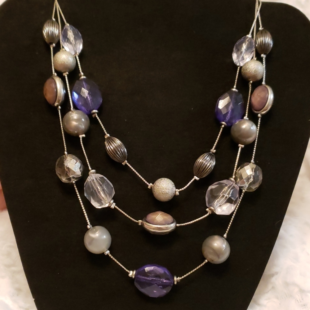 Purple necklace w/matching stretch bracelet